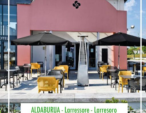 L’auberge restaurant bar Aldaburua propose à Larressore une cuisine locale et généreuse face à un somptueux panorama.