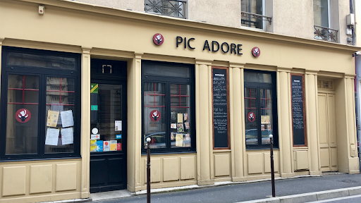 Nous proposons une cuisine franco-espagnole faite maison avec des formules repas le midi