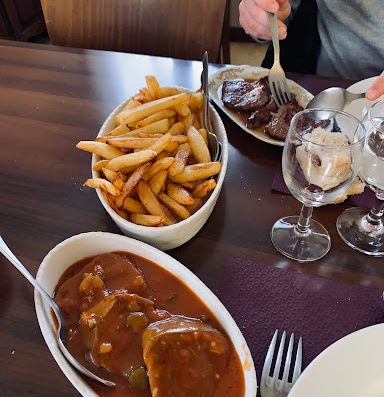 Le restaurant Chez Karine est situé à Salins-les-Bains dans le Jura (39). Venez découvrir une cuisine familiale