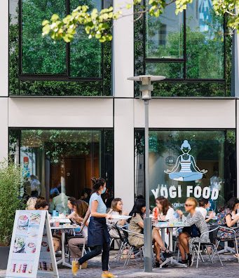 La maison de restauration rapide à la française de plats chauds ou froids