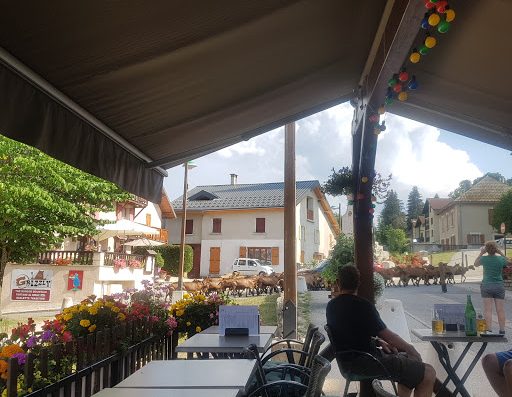 Restaurant Autrans Méaudre en Vercors - La Table de la Fontaine vous accueille toute l'année sur la place du village de Méaudre - 04 56 17 79 40