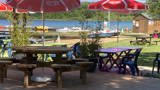 Tavarn Ar Farfadet à Priziac - Restaurant au bord du lac du Bel-Air situé à côté du camping Le Lac ô Fées