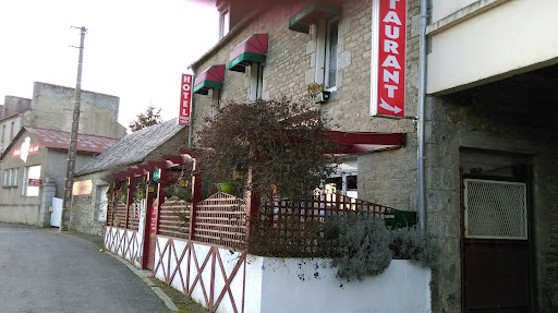 L'Auberge Basque de Callac en Côtes d'Armor : Hôtel et Restaurant : spécialités basques