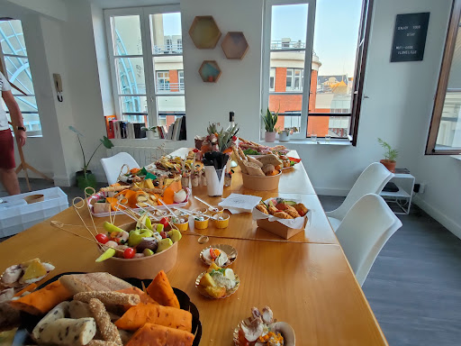 Sympa La Pause propose son service traiteur pour tous vos évènements aux alentours de Lesquin et d'Houplines. Confiez l'organisation de votre buffet à un traiteur d'expérience.