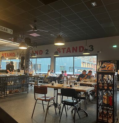 Le restaurant de L'Autre Usine vous accueille 7j/ 7 dans  une ambiance originale  "stand de Formule 1". Le Chef vous proposera une cuisine généreuse et savoureuse.