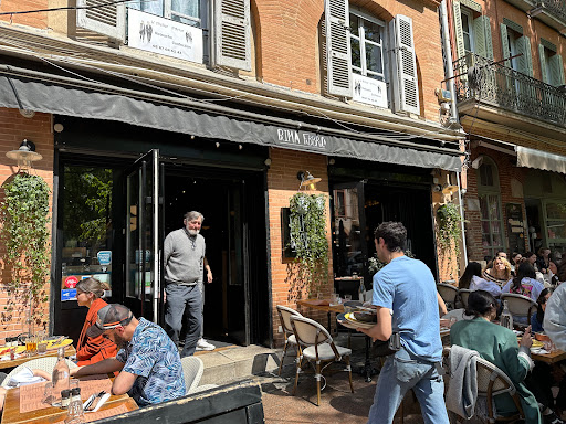 C'est en plein cœur de Toulouse sur l'incontournable Place Saint - Georges