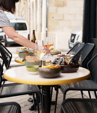 Le bistrot de quartier sur les quais de Bordeaux. Classiques revisités