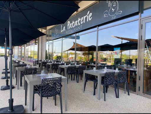 Entrer dans un restaurant La Pataterie