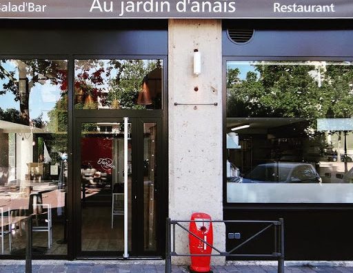 Le Jardin d’Anaïs est un bar à salades située à Lyon Monplaisir. Vous y retrouvez également des gaufres salées et sucrées.