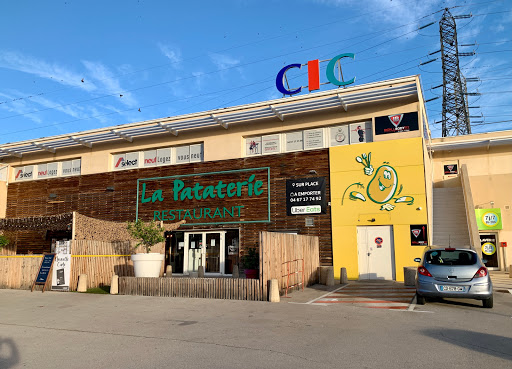 Entrer dans un restaurant La Pataterie