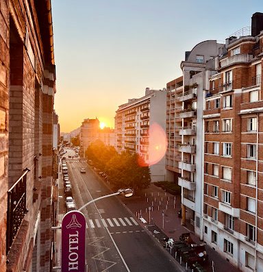 Le Florus est un hôtel familial situé à Montrouge à moins de 500 mètres du métro. Hôtel proche de Paris