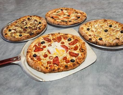 pizzeria à Montpellier. Savourez d'authentiques pizzas napolitaines en livraison ou en vente à emporter. Ouvert 7 jours sur 7 le soir et du lundi au vendredi le midi.