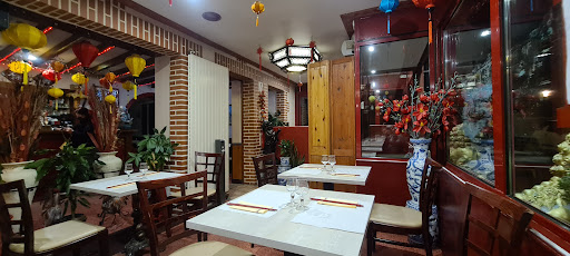 Restaurant Via Vietnam dans le Loir-et-Cher vous propose des plats traditionnels asiatiques. Nous vous invitons à découvrir nos spécialités vietnamiens