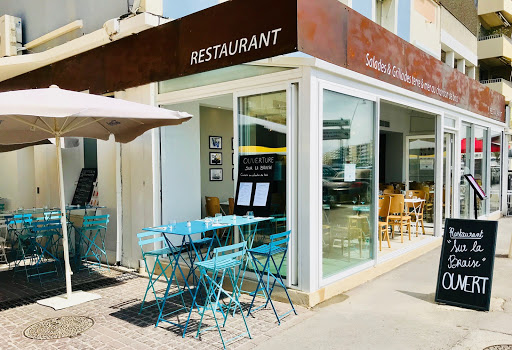 Situé au centre de Palavas-Les-Flots et face à la mer