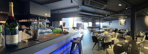 Le RoofTop38 à Bourgoin-Jallieu vous accueille dans son restaurant-bar lounge du mardi au samedi jusqu'à 1h00 : terrasse