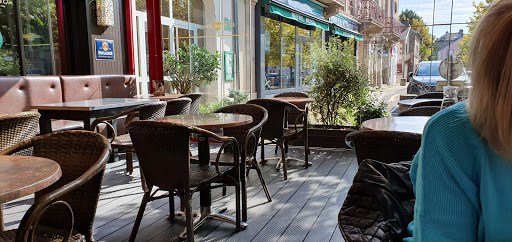 La Pomme d'Or est un bar-restaurant situé à Luxeuil-les-Bains (Haute-Saône). Pour déguster un repas bistronomique ou simplement boire un verre entre amis