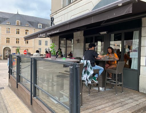 Le restaurant La Réserve Le Mans est un bistrot gourmand situé 34 bis Place de la République. Découvrez notre univers ainsi que notre carte du moment.