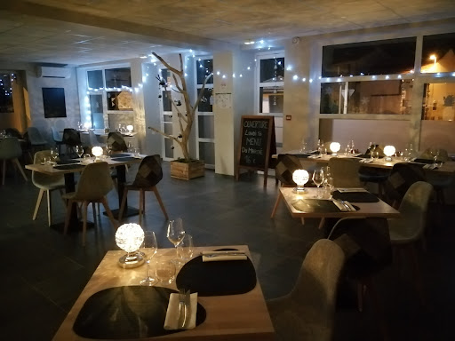 Restaurant traditionnel et chambres d'hôtes de charme au cœur de l'Auvergne