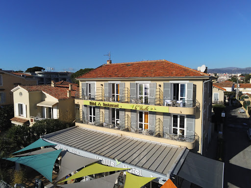 Hôtel Le Vanillé à Cagnes-sur-Mer. Hôtel en bord de mer à proximité des plus beaux sites de la Côte d’Azur. Réservez au meilleur prix sur le Site Officiel.