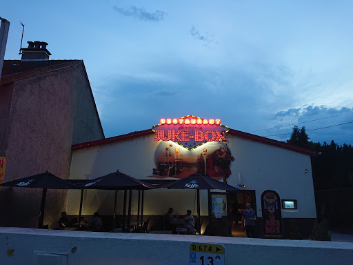 Le Juke Box est ouvert tous les jours. Ce restaurant à Neufchâteau (88). Spécialités vosgiennes