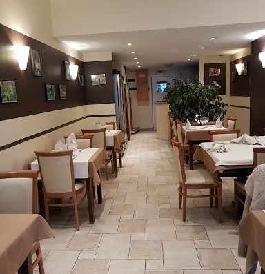 Le Restaurant l'Exception est votre restaurant gastronomique et  traditionnel situé à Grenoble dans le département d’Isère (38). Restaurant l'Exception vous propose une cuisine créative dans un salon privatif et climatisé.