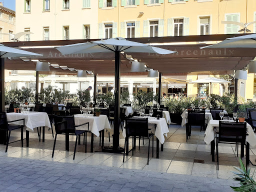 Restaurant et librairie au cœur de Marseille