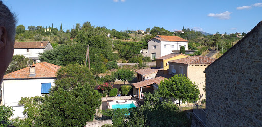 L'hôtel restaurant la Châtaigneraie à Uzer en sud Ardèche vous propose des chambres d'hôtel doubles et familiales ainsi qu'une cuisine traditionnelle française. Il se situe proche des sites touristiques du sud Ardèche.