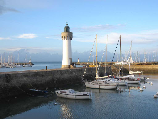 Home des Pins. Hôtel à Saint Pierre Quiberon Acceuil  familles