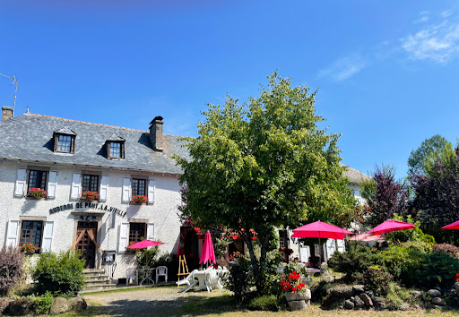 L'auberge de Pont la Vieille est un h?tel restaurant 2 ?toiles situ?es dans le Cantal en Auvergne. Gr?ce ? son garage et son parking gratuit