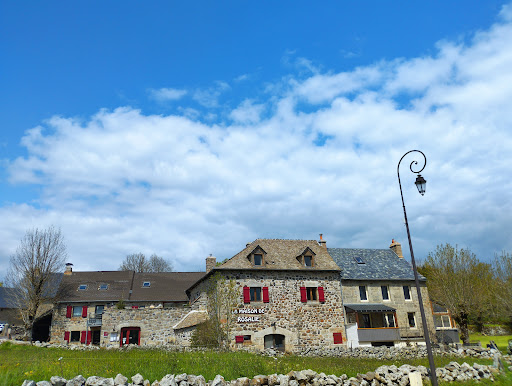 Hotel et restaurant sur Aubrac (48)