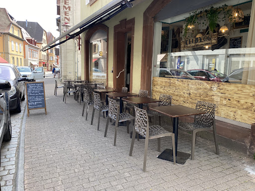 Laissez vous séduire par un décor atypique et une cuisine authentique au pied des Vosges dans la Vallée de Munster à quelques encablures de Colmar!