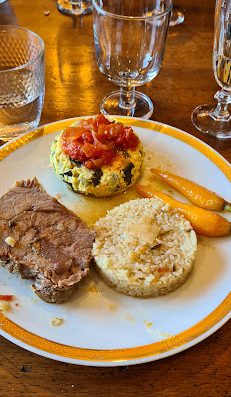 Cuisine bio et convivialité à la ferme. Philippe et Claudie vous accueillent à La Table du Serre