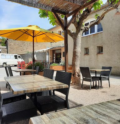 Restaurant de La Livinière. Ce restaurant vous fera découvrir les saveurs et les couleurs du Minervois.