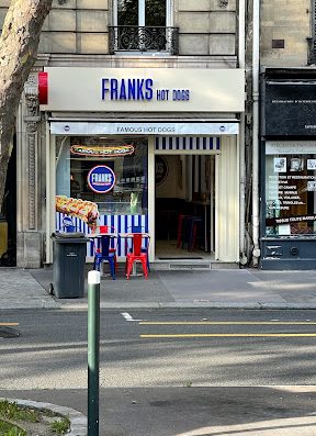 Franks Hot Dog Neuilly-sur-Seine - Venez découvrir nos Roll Dogs dans notre restaurant Halal. Déguster sur place