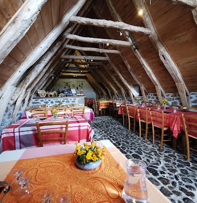 Restaurant ferme auberge au pied du Puy Mary - Cantal