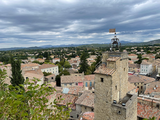 Hôtel proche Mont Ventoux - Le Blueberry est un hôtel-restaurant de charme proche du Mont Ventoux à Malaucène. Profitez de séjours d'exception et complets dans cet hôtel familial avec restaurant tout près du Mont Ventoux.