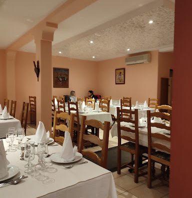 Le Riad Fès à Dourdan est un restaurant spécialisé dans la cuisine marocaine