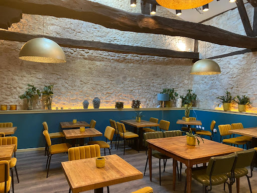 Le restaurant Renaissance est implanté dans les murs de l’ancien presbytère du village de Le Change à Bassillac et Auberoche (Dordogne)