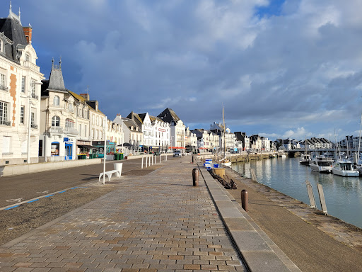 Grand Hôtel Neptune situé au centre du village de Pouliguen en Loire Atlantique