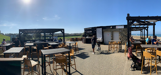 Nouvelle cabane snack restaurant en bord de mer