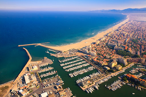 L' hôtel du Port à Canet vous accueille dans un cadre convivial