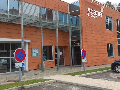 La Cuisine d'Uzel est le spécialiste de la restauration collective dans le Doubs et gère 5 restaurants et un élevage de volailles.