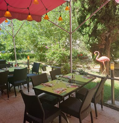 Le Jardin Des Arts est un restaurant où vous pouvez déjeuner ou dîner dans une ambiance conviviale et détendue sur Arles.