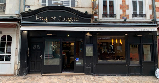 Le Restaurant "Paul & Juliette" est situé dans le centre historique d'Orléans à deux pas de la cathédrale.