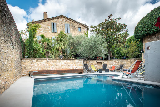 MEILLEURS TARIFS GARANTIS | Bienvenue à l'Hôtel 4 étoiles Le Castellas situé dans le Gard près du Pont du Gard | SITE OFFICIEL