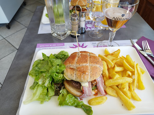 Découvrez votre restaurant L’Encas à Saint-Michel-de-Maurienne avec au menu de nombreuses spécialités concoctées à partir de produits frais.