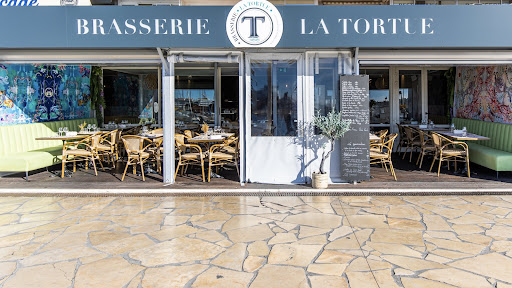 Où bien manger à Toulon ? Venez passer un bon moment avec nous sur le port de Toulon. Choisissez la Brasserie La Tortue et laissez parler vos envies gourmandes!