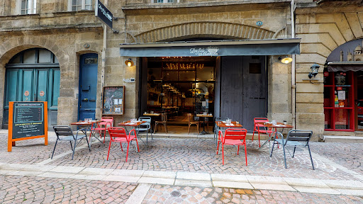 Découvrez notre sympathique restaurant à Bordeaux. Entrez dans l'univers des fils à Maman pour une soirée resto entre amis.