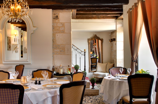 Enjoy the cuisine of our Chef Charlotte BARRETEAU for our gourmet restaurant Le Logis. Beautiful gourmet and generous dishes for moments of conviviality and warmth.