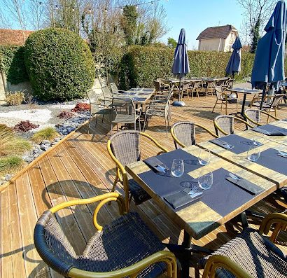 Bistrot de la Gare de Prunay : tables